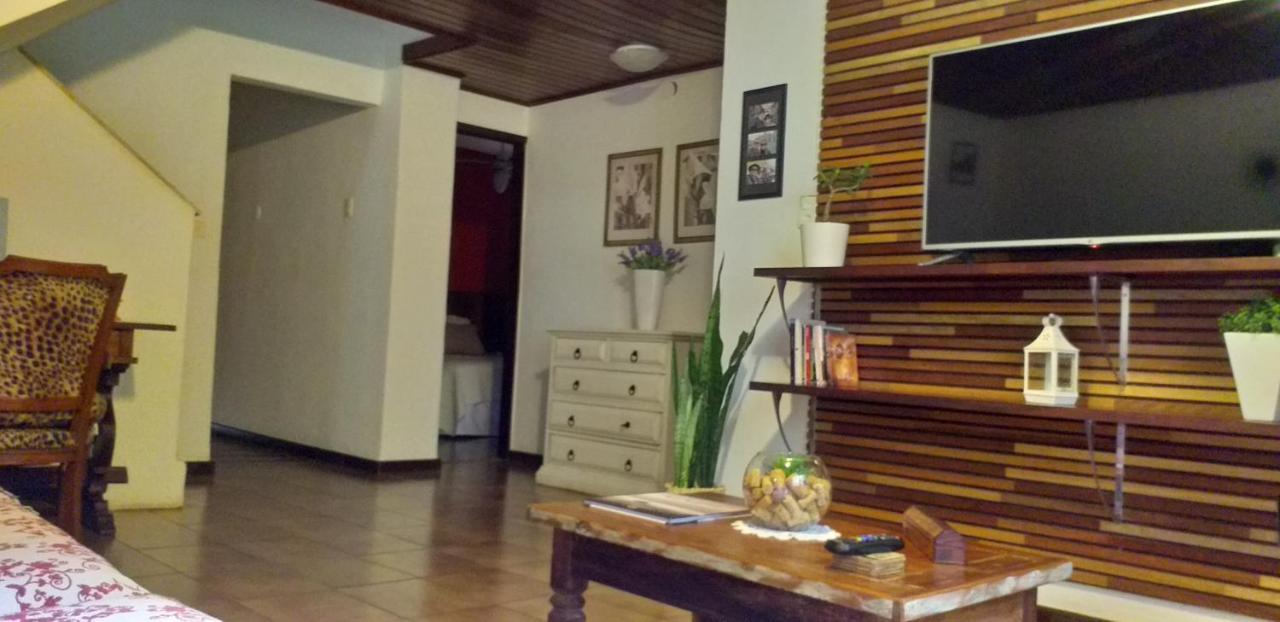 瑟克雷塔利奥Casa Do Serafim别墅 外观 照片